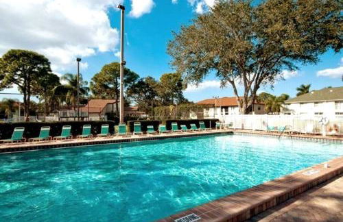 Waterview Oasis Retreat, minutes to Anna Maria Island and IMG - Photo 28