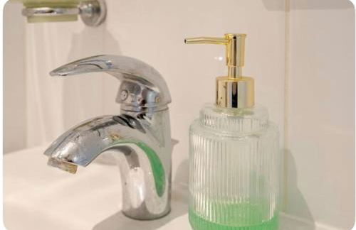 Amazing River view 2 bedroom apartment, sleeps 6, balcony and parking - Foto 71