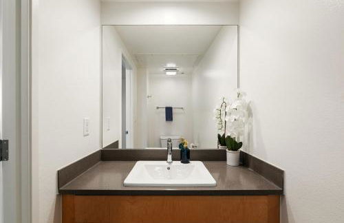 Ocean's Edge 2BR Penthouse - Infinite Blue Views - Foto 17