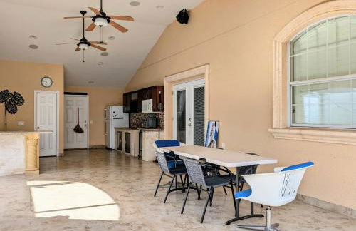 3br,3ba home near Downtown and Airport, Walk to the Stadium - Foto 26