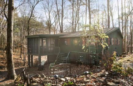 Zen Vibe w Fireplace Grill Deck & Screened Porch - Foto 37