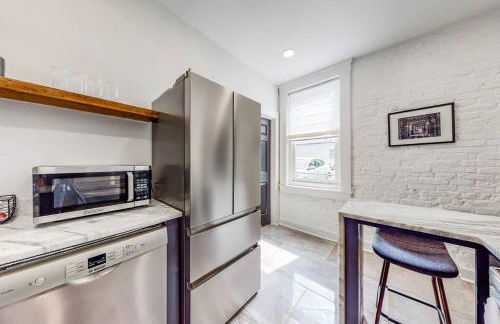 Luxury 8 Bed/4 Ba NuLu Home Private yard/parking - Foto 35