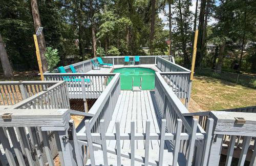 Deck and Game Room Family Home in Stockbridge! - Foto 35