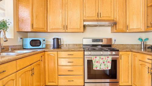 Malibu Nature Escape - 2BR Hideaway Nestled in the Woods, Minutes from the Beach - Foto 4