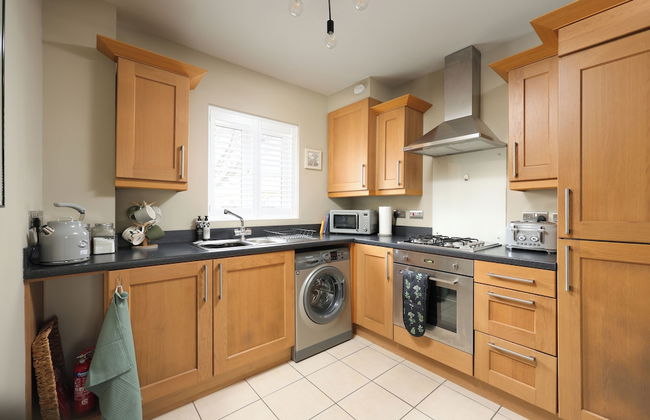 Stylish Flat With Sofa Bed in Malmesbury - Photo 5