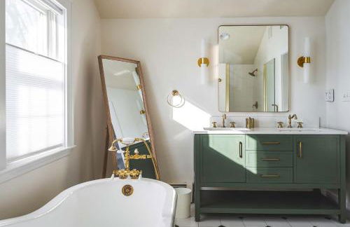 Stay at Beverly Shops - Photo 4