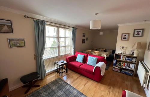 Old town, free parking, Outlander experience - Photo 8