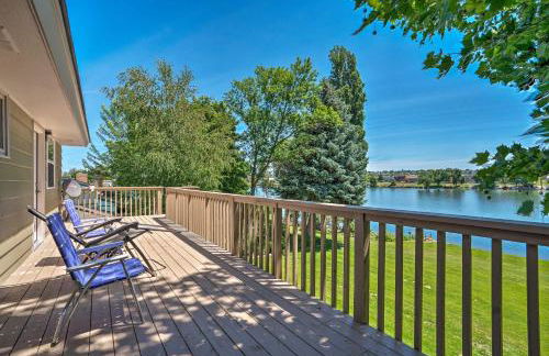 Lake House with Hot Tub - 1 Mi to Surf n Slide - Foto 1