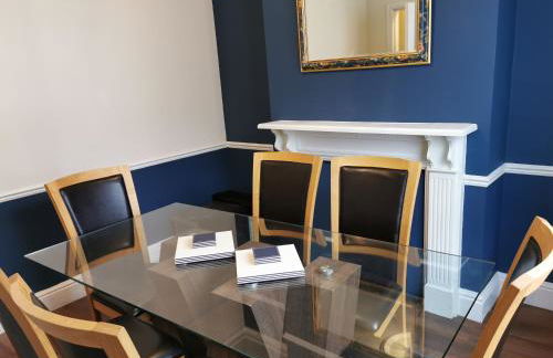 Family Friendly I Pets Welcome I Short Walk to Railway Station I 10min Drive to Safari Park - Foto 11