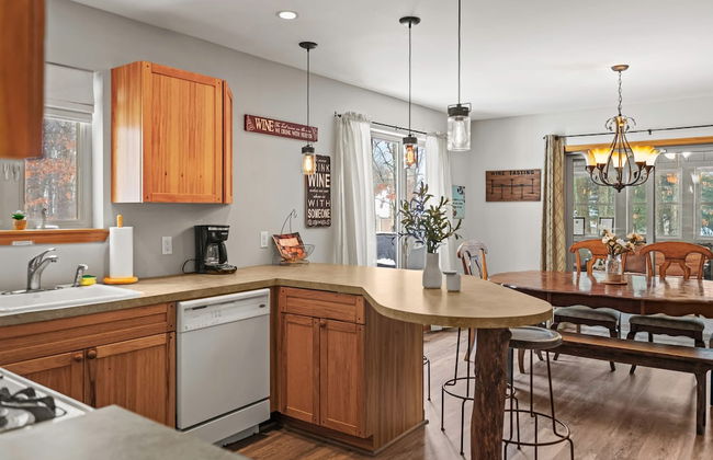 Mountain Hideout by Avantstay Game Room Deck - Photo 23