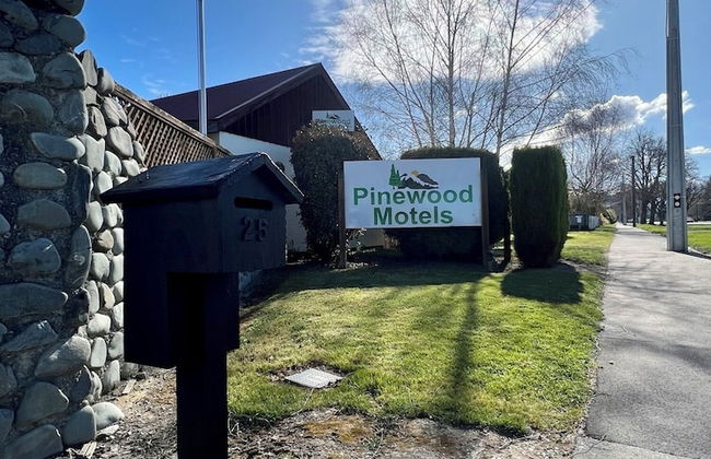 Pinewood Motels - Photo 1