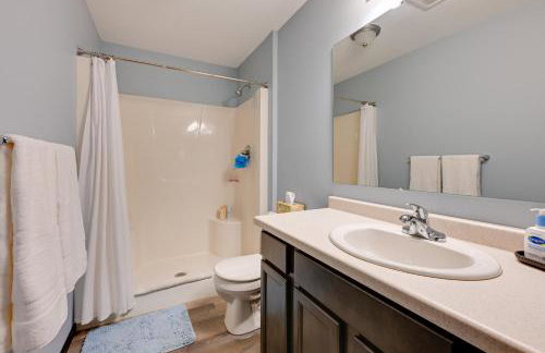 Golf, Hike and Boat Home with Fire Pit in Friendship - Foto 11