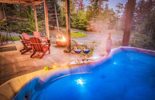 Leaf Peeper's - HUGE deck, pizza oven, Pac-man! - Photo 12