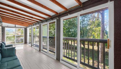 Cabin w River Access Fire Pit Grill WiFi & More - Foto 3