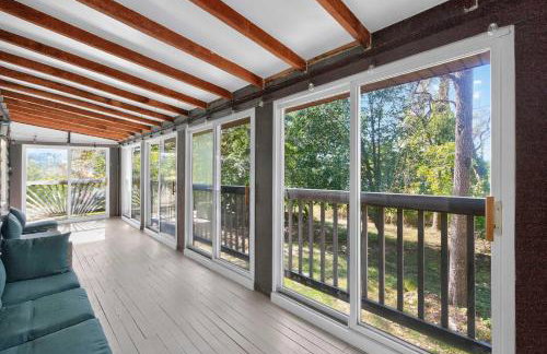 Cabin w River Access Fire Pit Grill WiFi & More - Foto 3