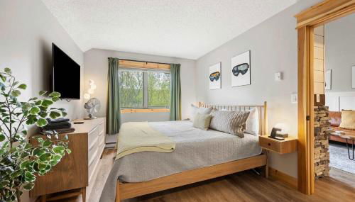 Renovated Ski In Out Condo King Bed Patio Grill - Foto 3