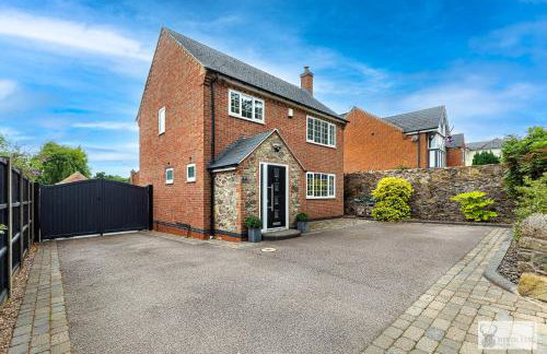 Silver Stag Properties Large 4 bed Property - Photo 20