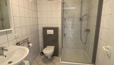 Wohnung mit 2 Einzelzimmer gemeinsamer Küchen/Bad/Balkon-Nutzung - Foto 4