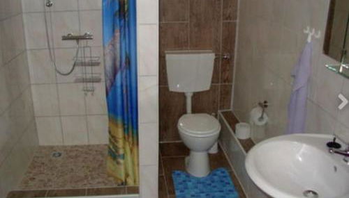 Ferienwohnung Monteurzimmer Bretnig WiFi Waschmaschine Parklpatz kostenlos - Foto 4, Shower