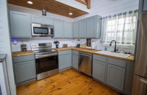 Ozark Escape - Hot Tub Mountain Views and Near Buffalo River - Photo 19