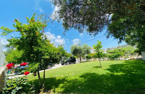 Chrisi Holiday Home - 500 sqm Private Gardens & Nature View - 300m by the sea - Photo 1