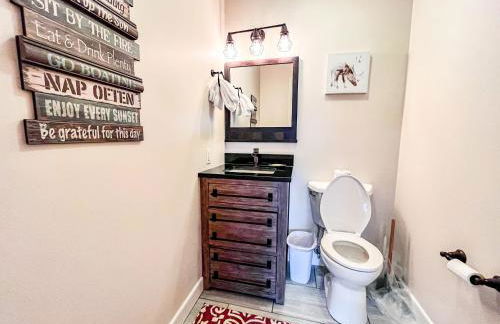 Lakefront Home Near Wisp with Great Location Dock Slip Hot Tub - Foto 24