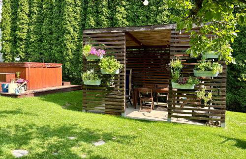 Lawendowo- sauna, jacuzzi, domki w ogrodzie i apartamenty w kamienicy - Photo 8