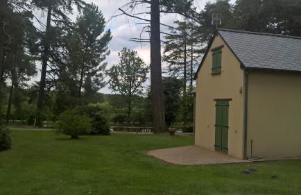 Gite meublé avec étang en lisière de forêt. - Photo 2