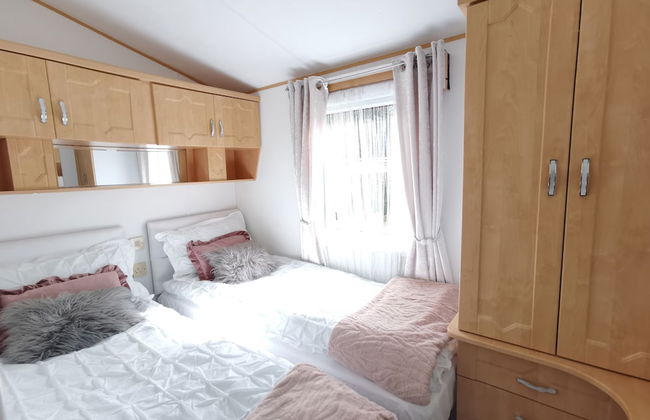 Lakes and Woodlands Overstone Holiday Park - Foto 7