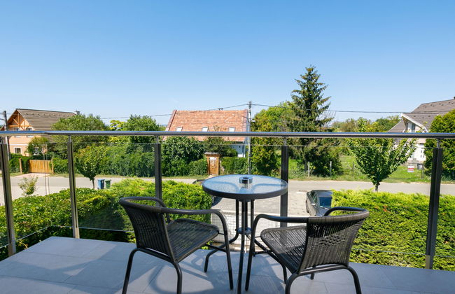 2 bedroom Apartment in Balatonszárszó with garden - Photo 19