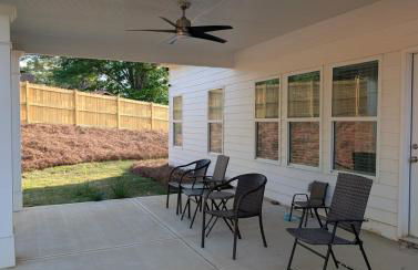Modern 4BR 3BA Family Retreat Douglasville - Foto 12