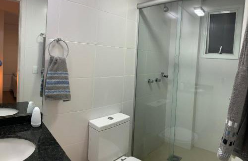 709- Apartamento Decorado Encantador, mobiliado, amplo, cozinha completa, Excelente localização no Rebouças - Foto 12