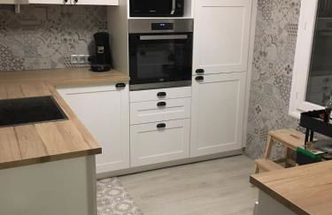 Maison spacieuse avec jardin et feu de bois et parking gratuit pour 3 voiture - Foto 10