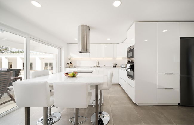 Luxury Almancil Villa With Heated Pool by Ideal Homes - Foto 13