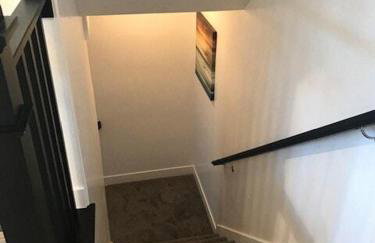 Deluxe Classy TownHouse With 2 car Garage, Work or Family! - Foto 13