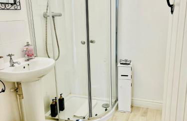 Castleford Cottage , Lowermill Estate - Photo 8