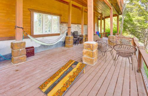 Fish Haven Cabin with Game Room, Views and Deck! - Foto 38