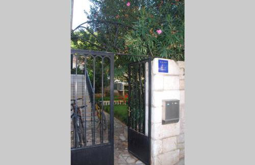 Private luxury Villa del Mar on Solta for up to 10 persons, heated pool, free parking, next to sea! FREE Kajak & Mountainbikes, GREAT living area & privacy! - Foto 28