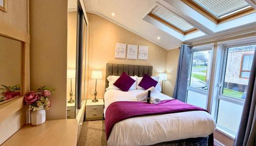 Hot Tub Lodge, Panoramic Views & Free Golf, Dog Friendly - Foto 5, wardrobe