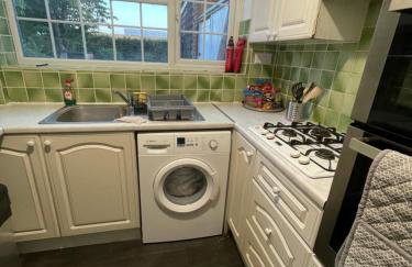Wardown Place - Spacious 3 Bed House available for short term or long term Rental - Foto 13