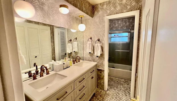 Luxurious Gem Near Disney Workspace Movie Room - Foto 4, Habitación