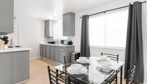 Charming Two Bedroom Sleeps 6! Close To Strip! - Foto 4