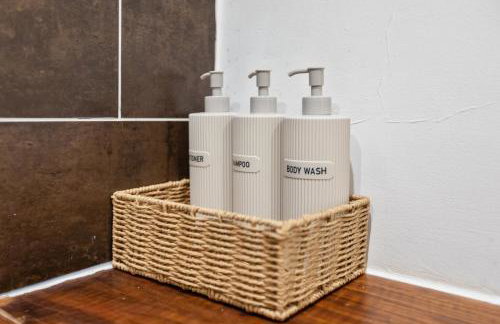 Luxe Victorian Spacious Home Sefton Park with Parking - Foto 54