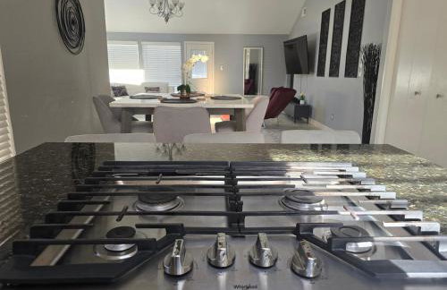 HoustonGem Private Pool & Hot Tub 20 Min to DT - Foto 21