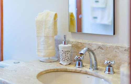 Linda casa em Canela - Jardim, Lareira e Conforto! - Foto 14