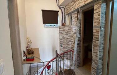 Όμορφο κατάλυμα στην κεντρική πλατεία του χωριού - Photo 6