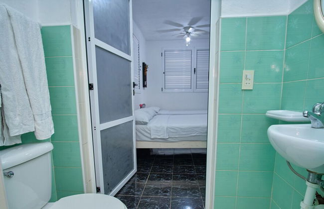 Villa in Cárdenas with swimming pool and garden - Photo 35