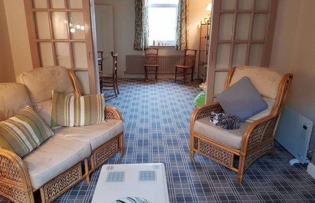 House - Sleeps 4 - Pets Ok - Parking - Garden - Foto 9