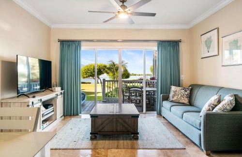 Beach House Getaway - 2 & 2-5 Villa - OS Slip-Ramp-Pkg - Photo 5