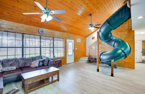Near Lake Fork Home with Fire Pit in Yantis! - Foto 4